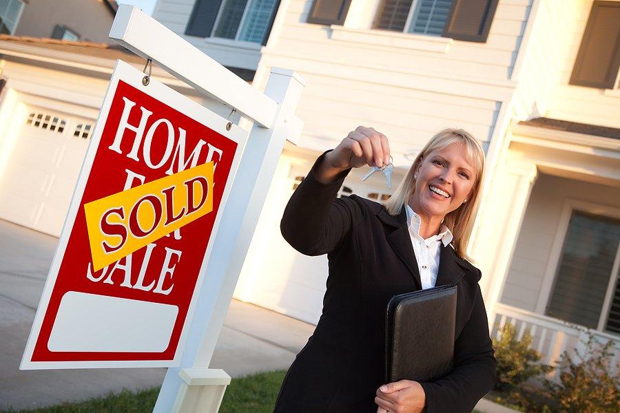 what is the average money real estate agents get on a sale of a home