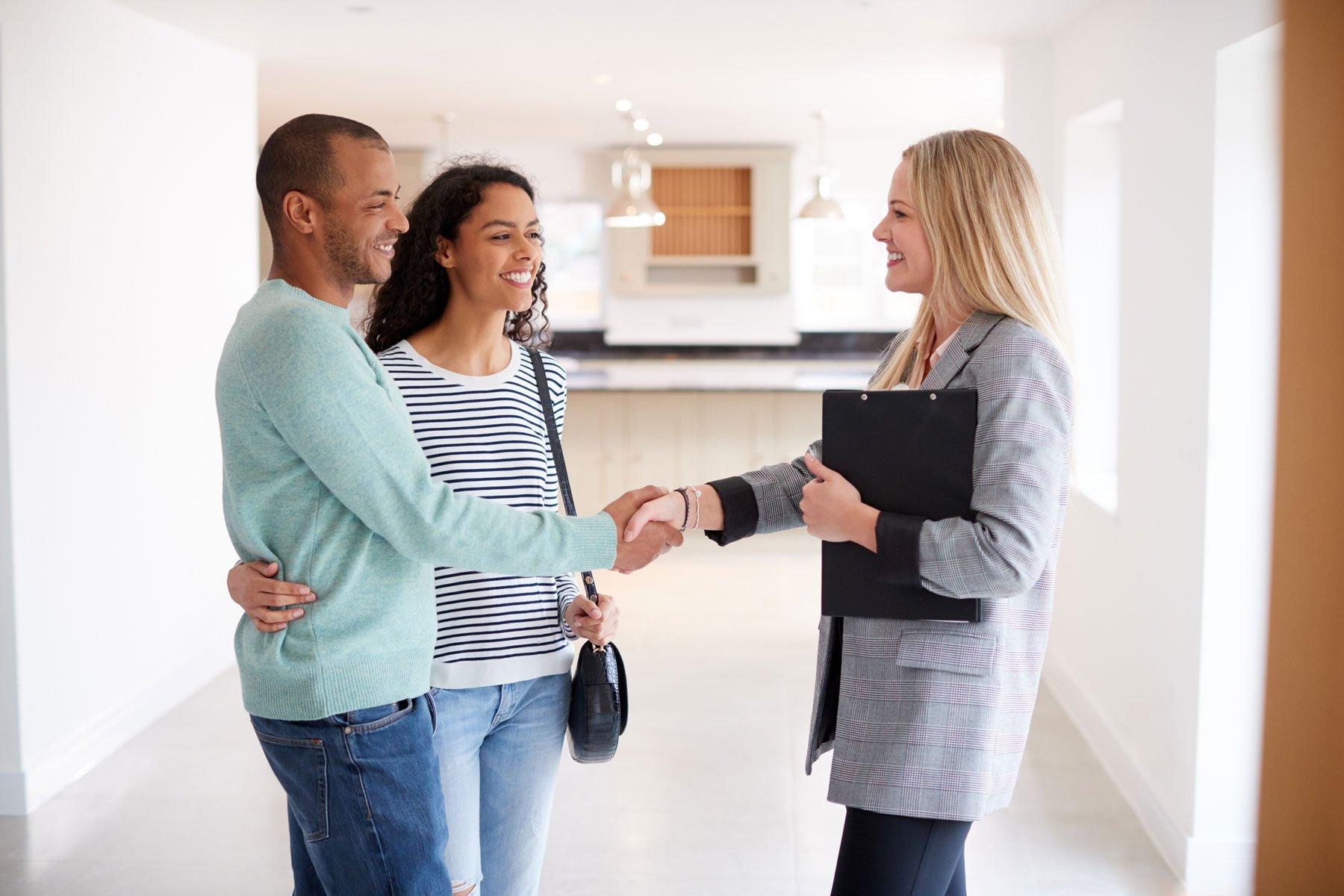 What to know about being a real estate agent